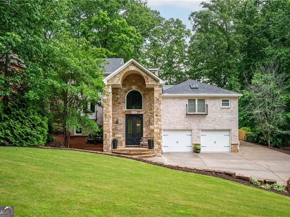 3290 Coachmans Way NE, Roswell, GA 30075