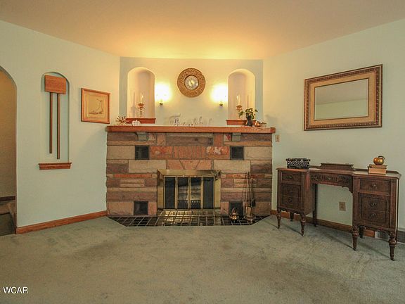 5th image of 411 S Dewey Ave