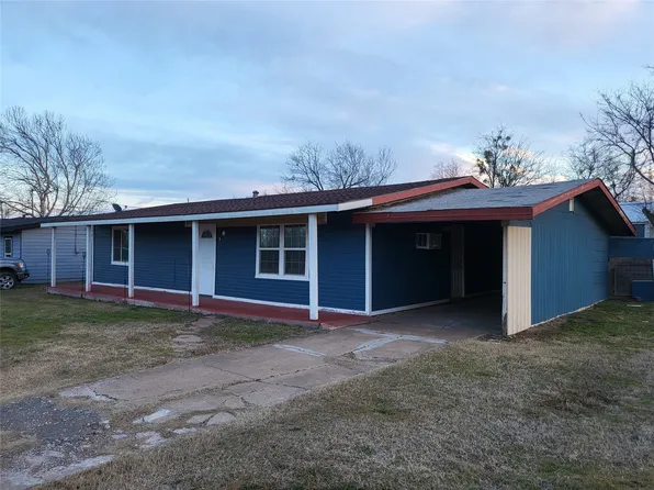 623 W Mesquite St, Jacksboro, TX 76458