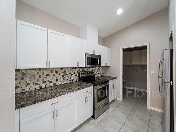 5th image of 3718 Bobko Cir