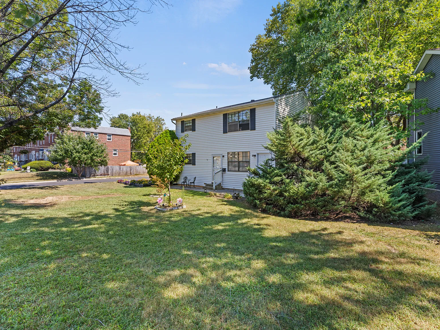 348 Woodlawn Terrace (W) - A — Photo 2