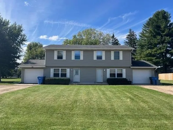 226-228 Niehoff Dr, Fall River, WI 53932