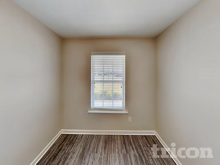 304 Longfellows Ln — Photo 10