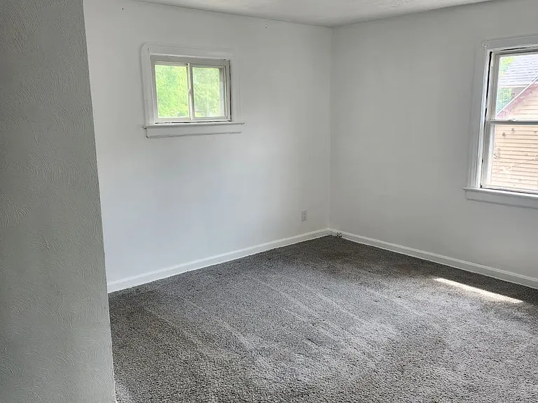 11119 Forest Ave #2 — Photo 13