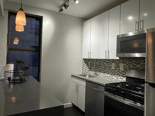 Rented by Premier One Realty LLC | media 8