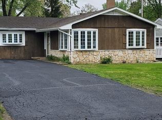 1418 Lakeview St, Johnsburg, IL 60051