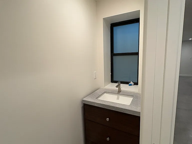 42 Jasper Pl — Photo 5