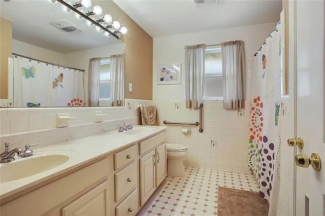 5029 Loveland St — Photo 10