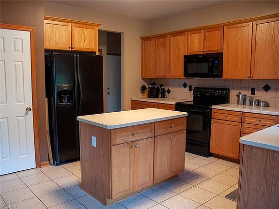 2nd image of 7507 Ludwin Dr