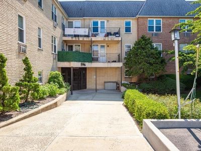 596 Broadway #19B, Lynbrook, NY, 11563