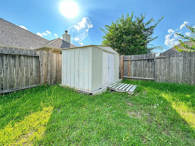 20319 Little Wing Dr — Photo 47