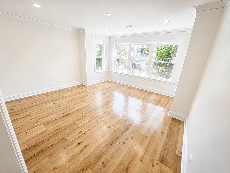 6807 S Artesian Ave #2 — Photo 9