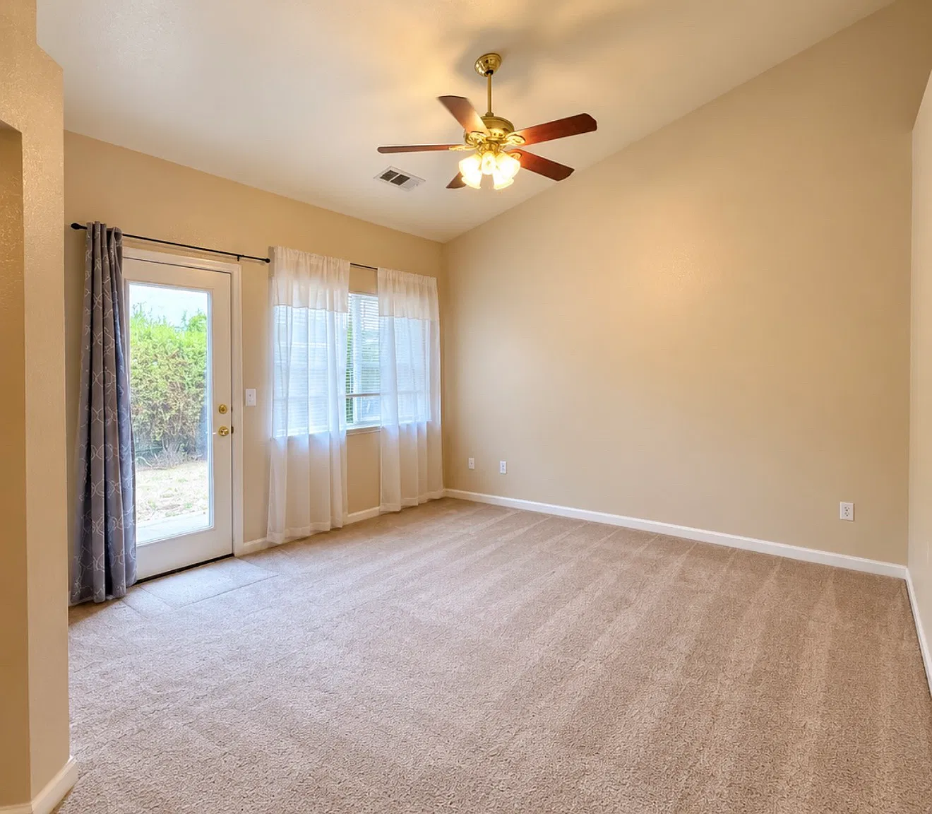 3 bed, 1525 sqft, $2,650 — Photo 4