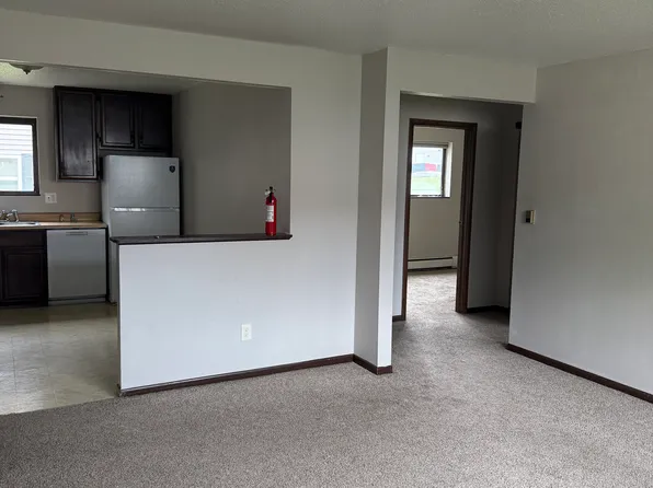 760 Ryan Ave #2, Hiawatha, IA 52233