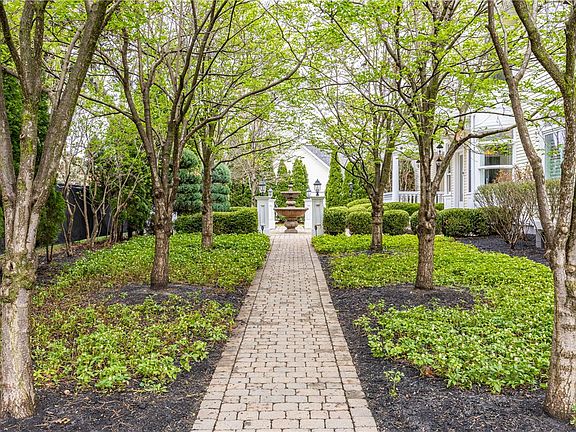 4th image of 17 Sibley Pl Unit 3