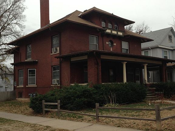 3rd image of 1345 C St APT 4