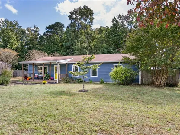 6322 New Pines Dr, Hayes, VA 23072