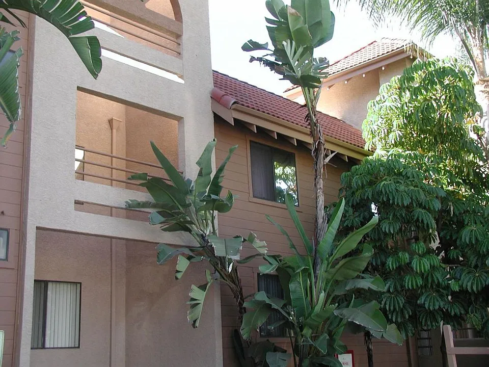 1930 VASSAR STREET