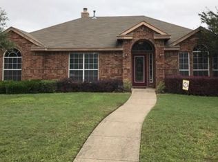 1110 Hampshire Ln, Cedar Hill, TX 75104