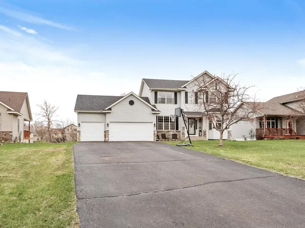 11949 N Meadow Curv, Lindstrom, MN 55045