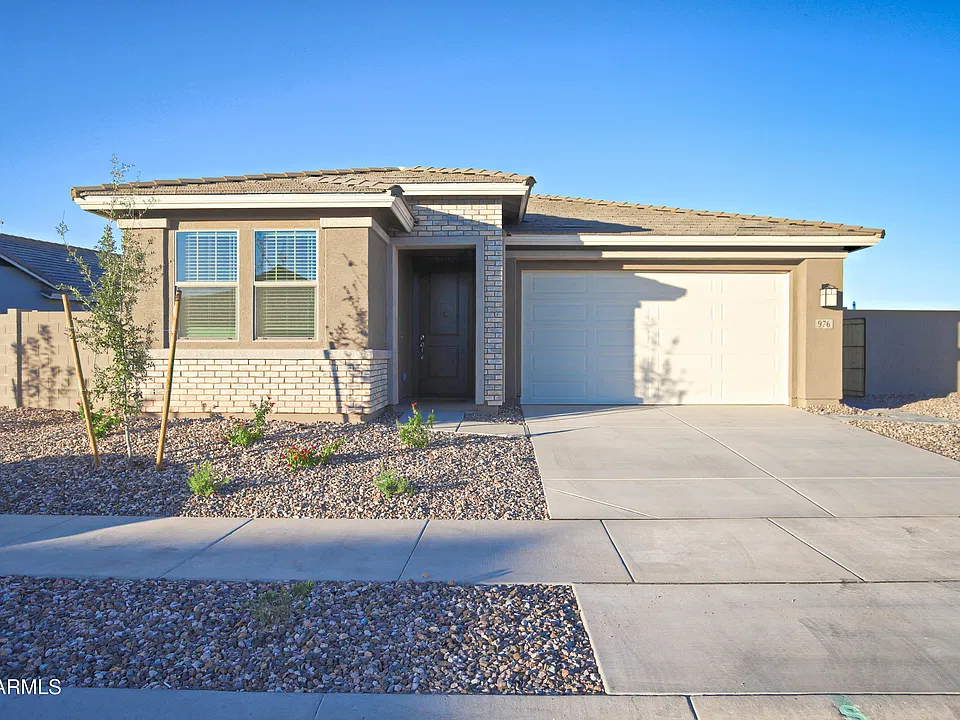 903 W Macaw Dr
