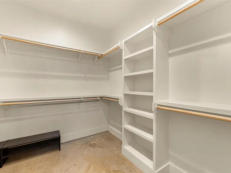 1129 Henninger St #B — Photo 24