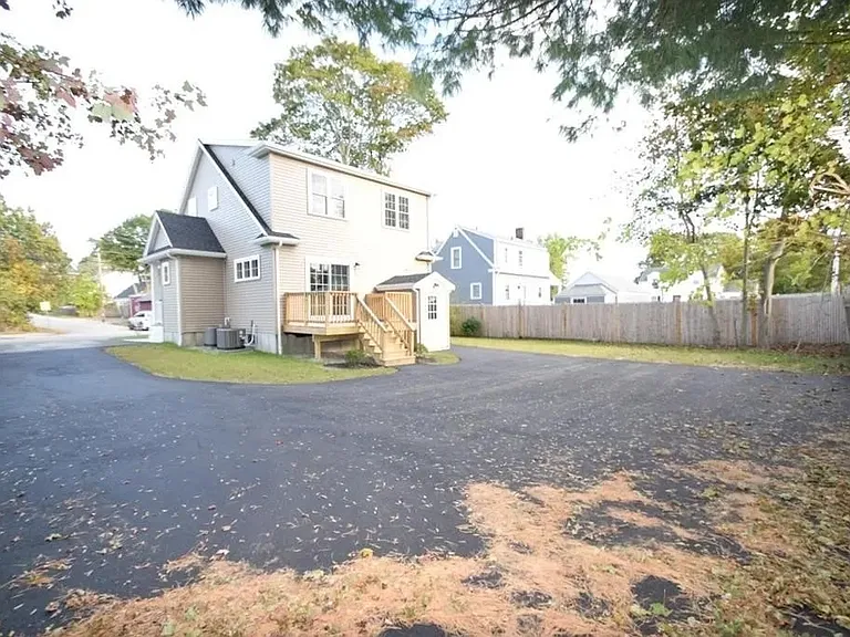 214 Shaw St — Photo 31