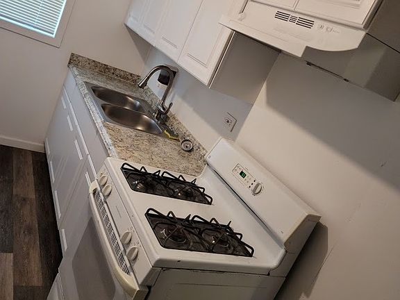 3rd image of 501 Hutchison St #11170549
