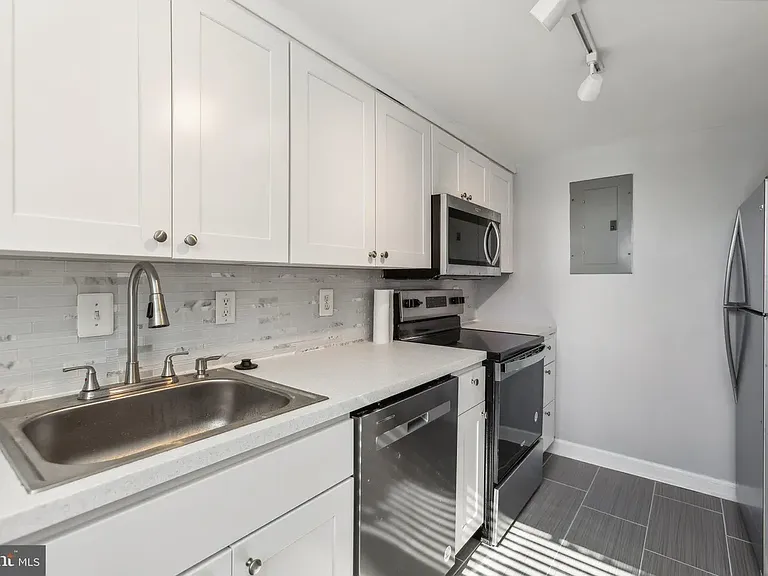 1112 Savannah St SE #31 — Photo 17