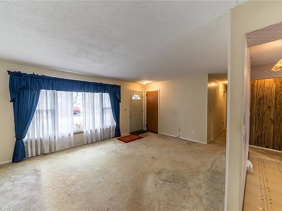 4th image of 5930 Lake St