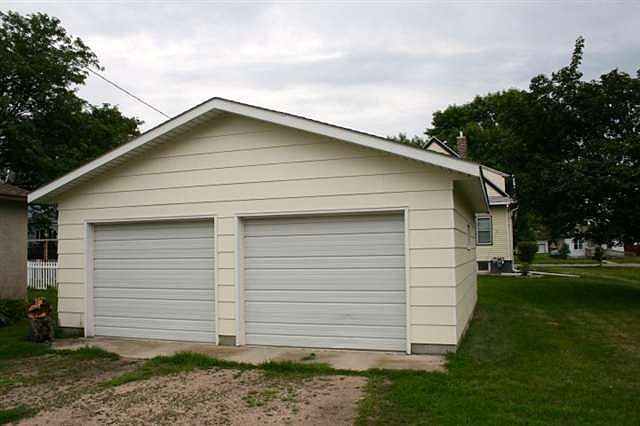 1st image of 206 S 4th St