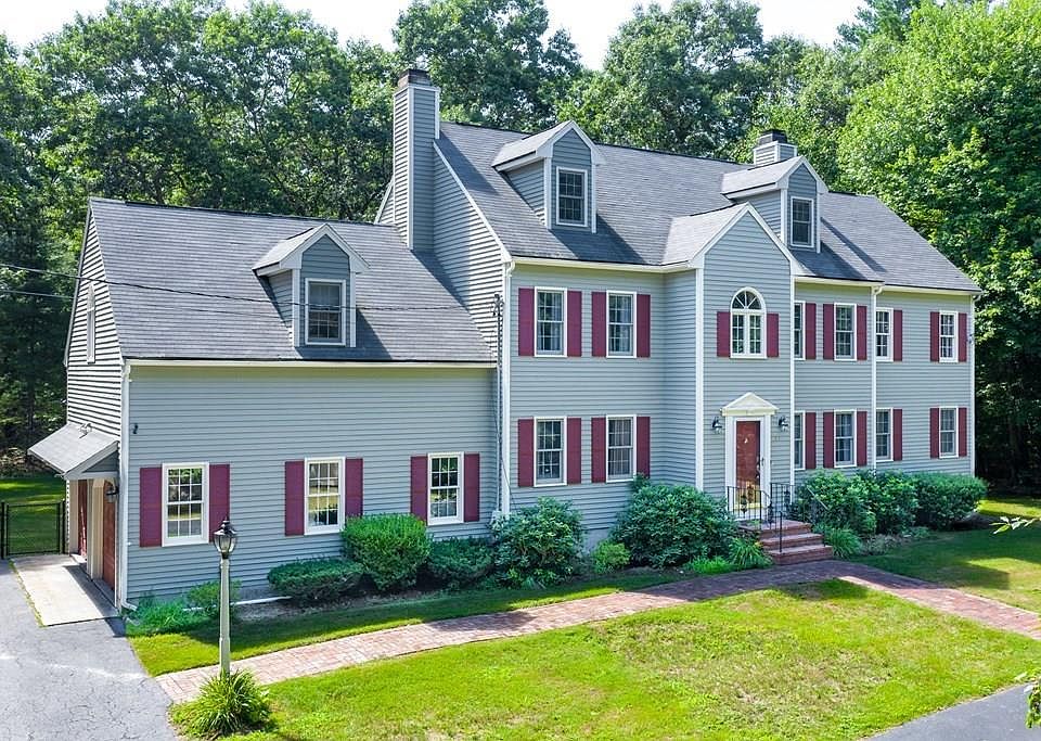 1st image of 284 Massapoag Ave