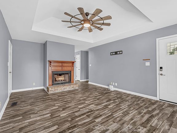 5th image of 2655 Derby Dr