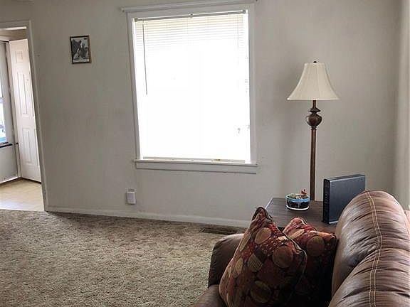 5th image of 1011 Trout Ave