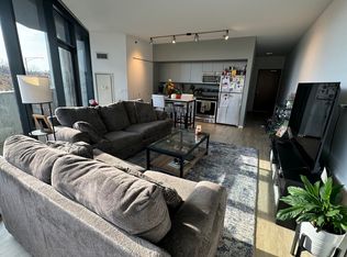 2210 N Washtenaw Ave, Chicago, IL 60647