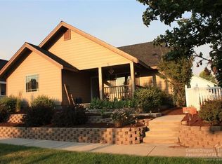 878 NE Del Rio Ave, Prineville, OR 97754