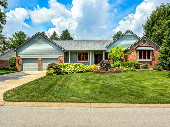 298 Lake Dr, Greenwood, IN 46142