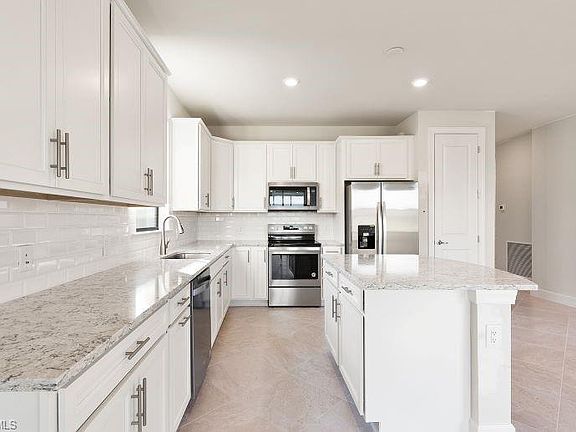 4th image of 15623 Angelica Dr