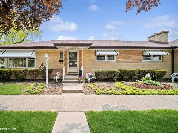 7655 Le Claire Ave, Skokie, IL 60077