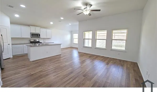 2938 Montrose Trl — Photo 3