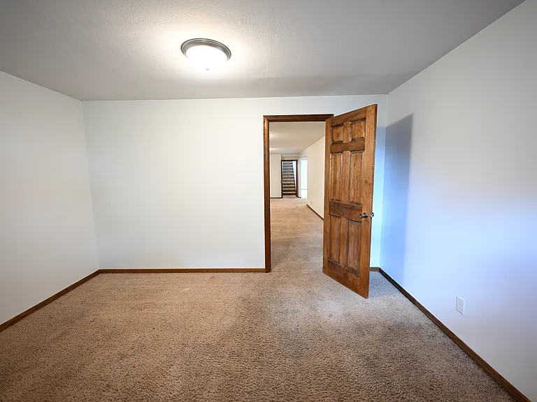 14429 Portland Ave — Photo 33