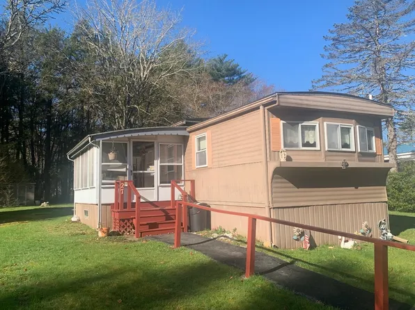 27 Natureway Cir, Halifax, MA 02338