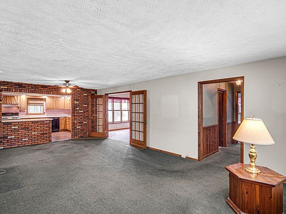 4th image of 1607 A St