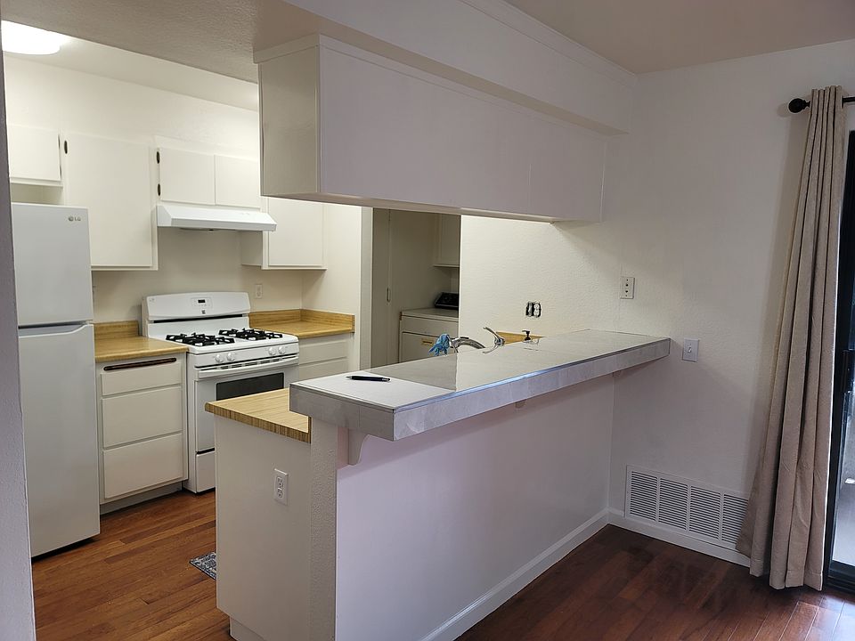 1st image of 738 Venwood Ave