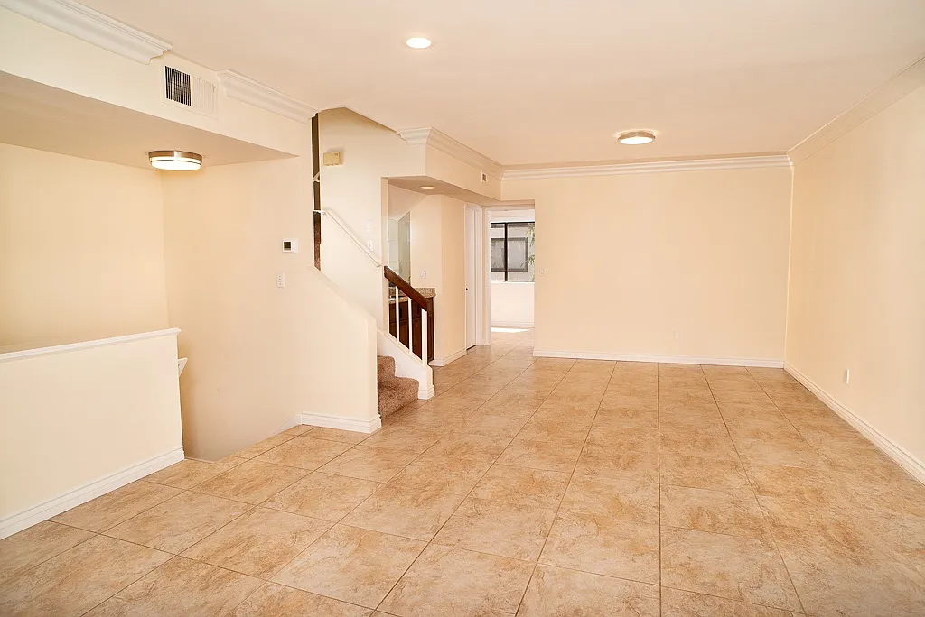 21931 Burbank Blvd — Photo 2