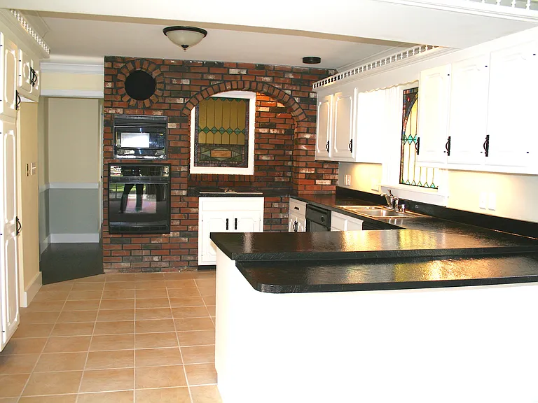Main House - First Floor Kitchen (just off Great Room)
