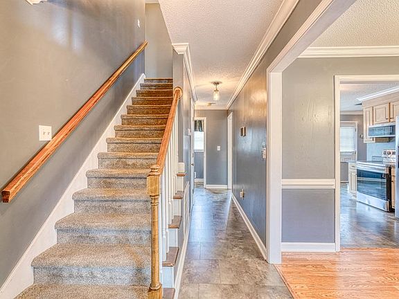 2nd image of 840 Shoresbrook Dr