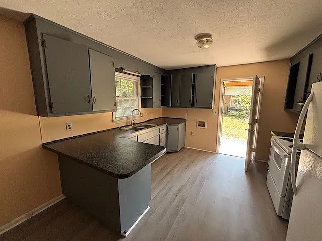 7510 Crown Ave — Photo 4