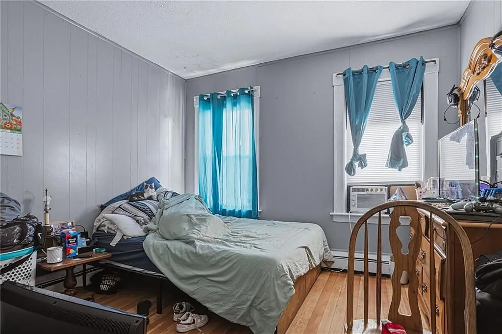 2 bed, 1.0 bath, 1778 sqft, $1,800 — Photo 2