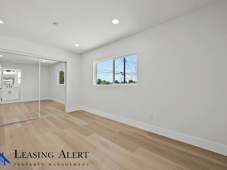 16446 Lassen St — Photo 18